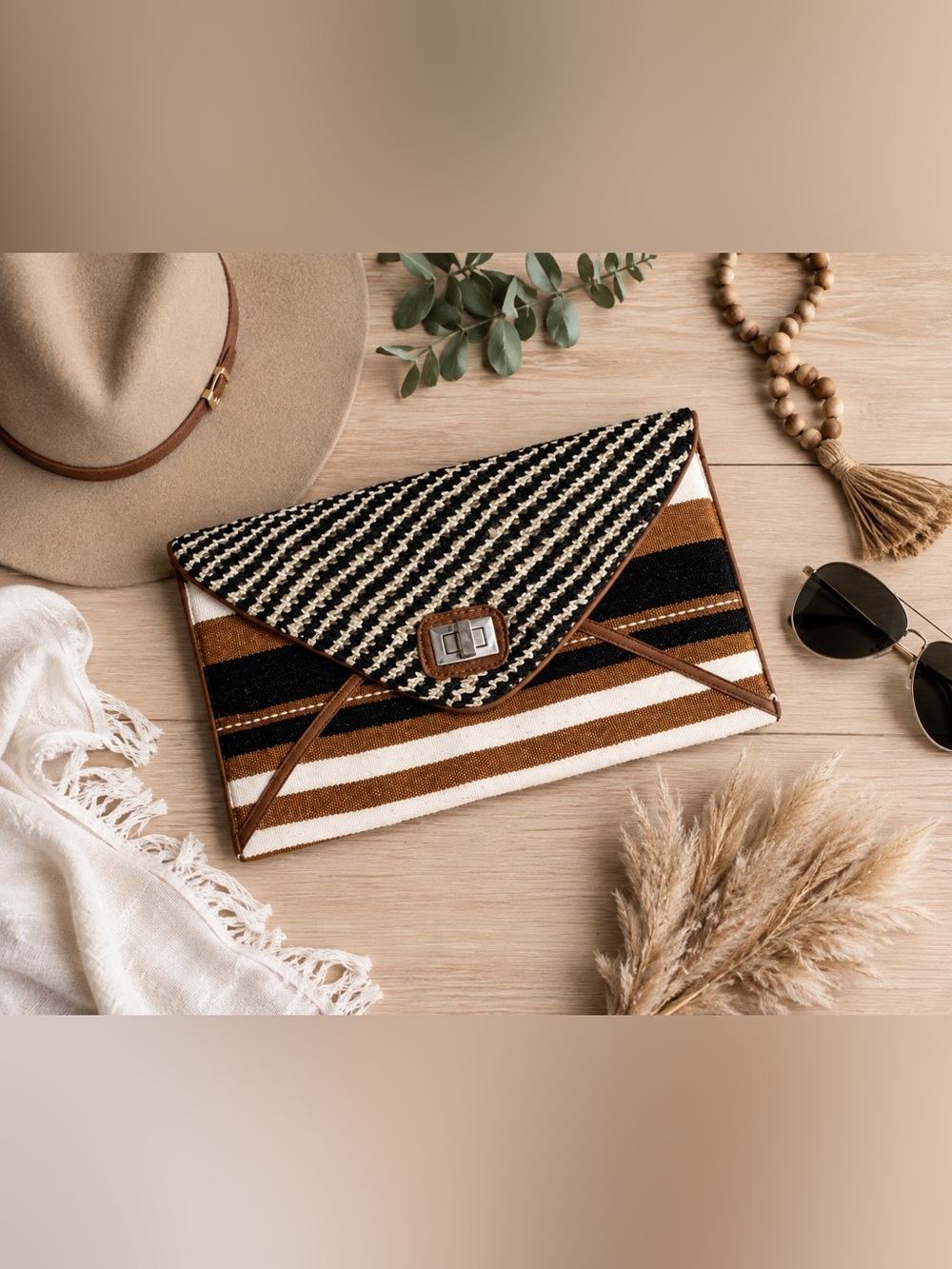 Ecote striped clutch